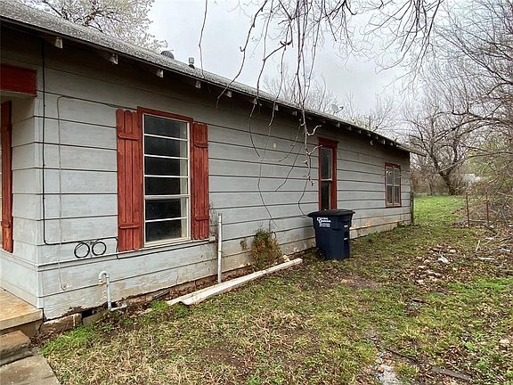 2nd image of 1505 N Louisa Ave