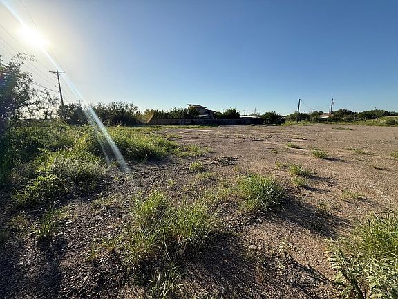 2nd image of 2315 Powerline Dr