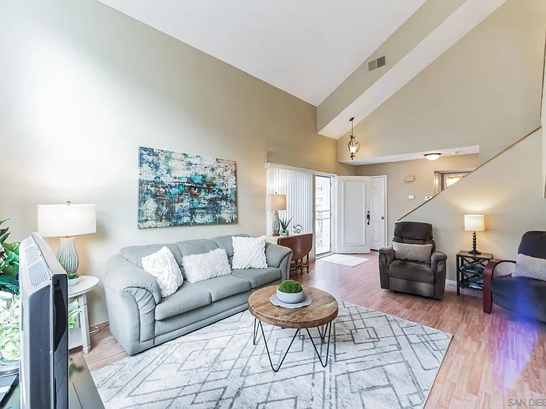 12108 Wilsey Way — Photo 4
