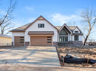 3308 E Shore Dr, Portage, MI