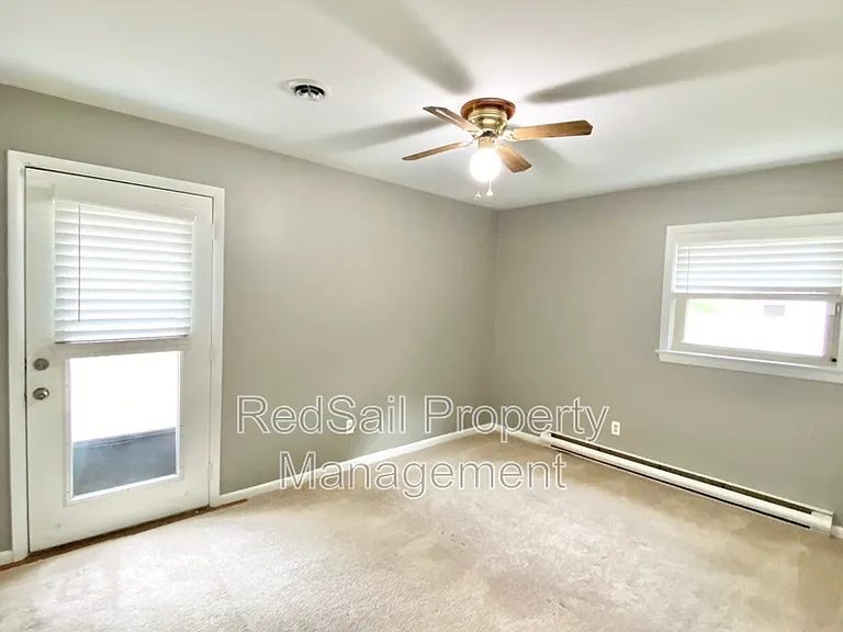 119 Cindy Cir — Photo 14