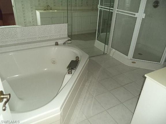 5th image of 1859 Seafan Cir