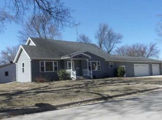 440 Merrill St SW, Hutchinson, MN 55350