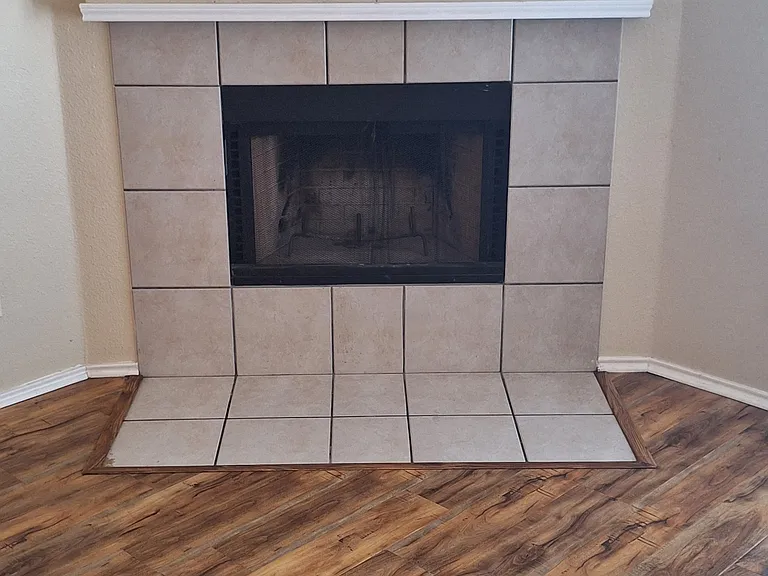 Living Room (Fire Place)