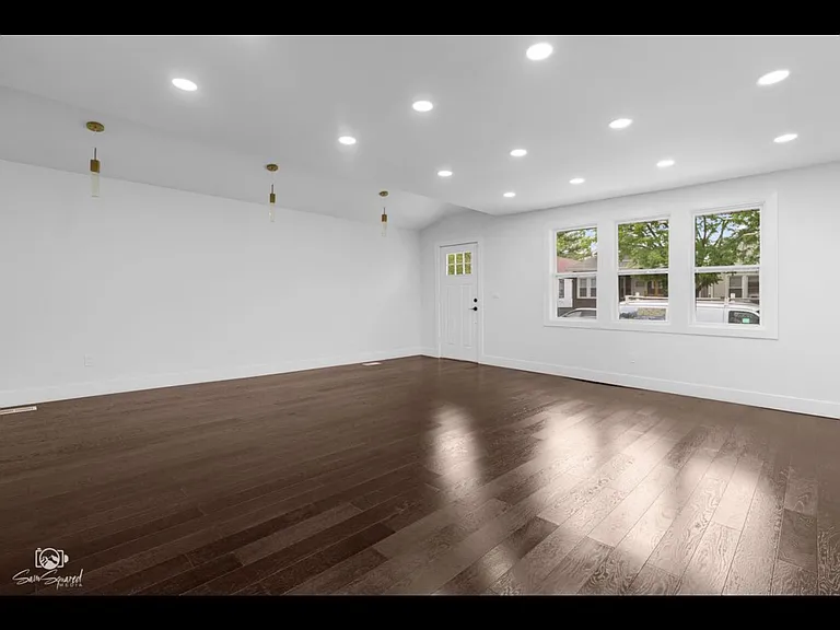7227 S Paulina St — Photo 3