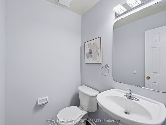 4th image of 2254 Silverado Cres