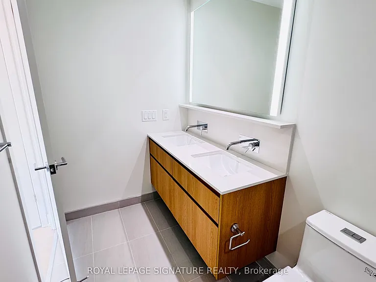 322 Dupont St #605 — Photo 23