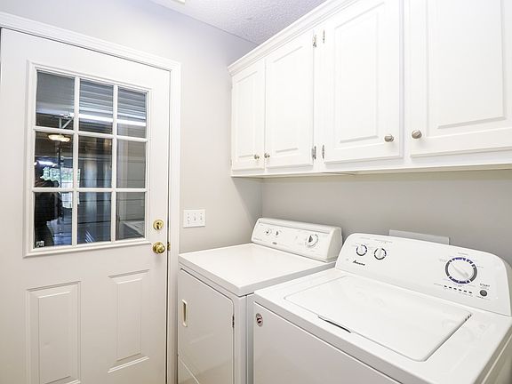 3rd image of 152 Garden Terrace Dr