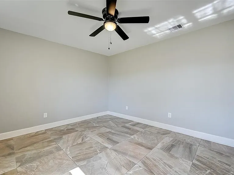 8915 Klondike St — Photo 9