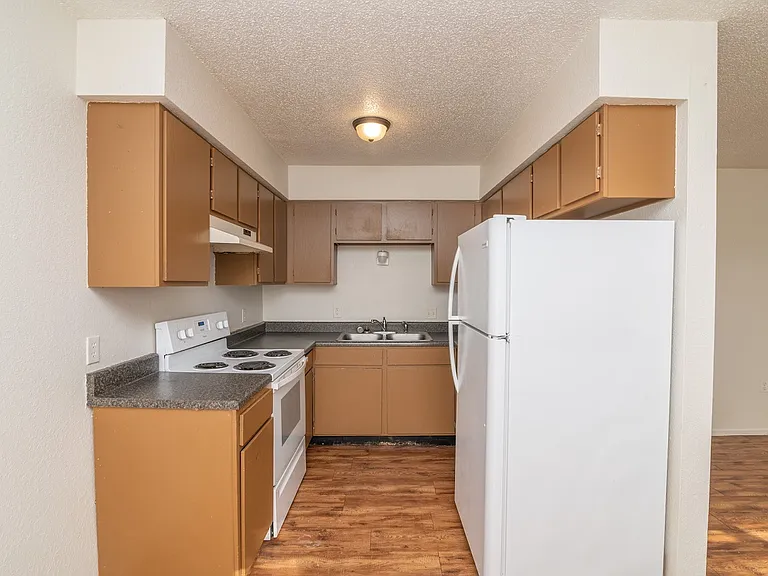 4819 Marion St — Photo 1