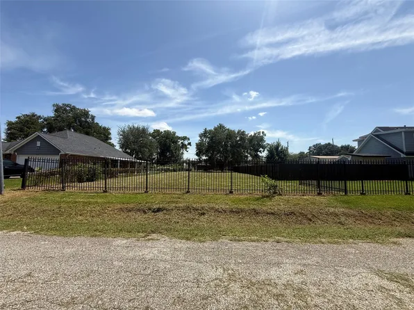 8004 Gulick Ln, Houston, TX 77075