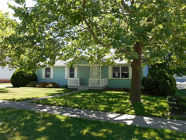 627 Washington Ave photo 1