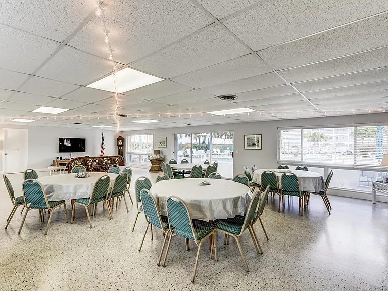 100 Shore Ct #307 — Photo 36