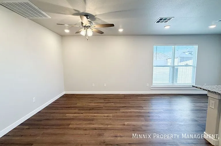 14501 Avenue R — Photo 7