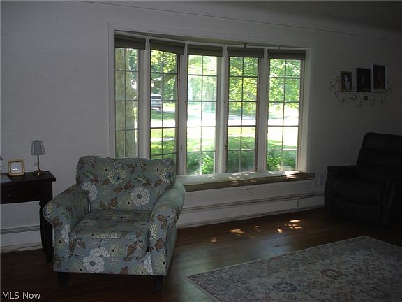 3rd image of 7342 Hopkins Rd