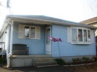 20 Sterling St, Chicopee, MA 01020