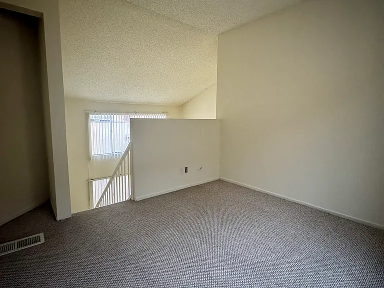 404-836 S Berendo St #404 — Photo 6
