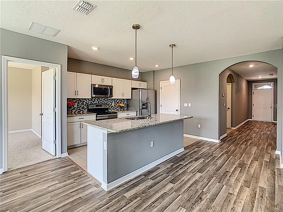 5th image of 151 Tracy Cir
