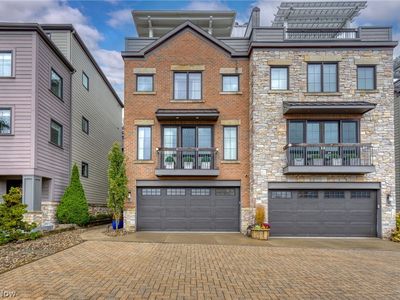 42 W Orange St, Chagrin Falls, OH, 44022