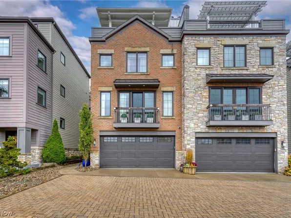 42 W Orange St, Chagrin Falls, OH 44022