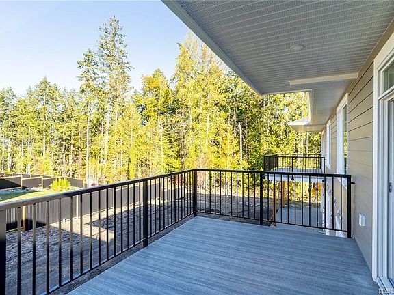 3rd image of 669 Sanderson Rd