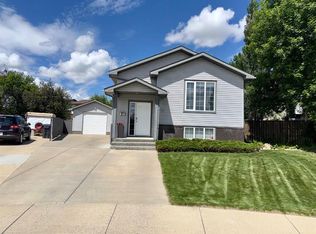 40 S Micmac Ct W, Lethbridge, AB T1K7P9