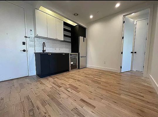 2nd image of 1265 Herkimer St #4