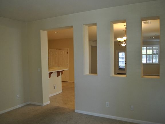 4th image of 1300 Seymour Cir