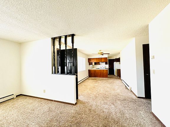 2nd image of 1633 Elizabeth Ct