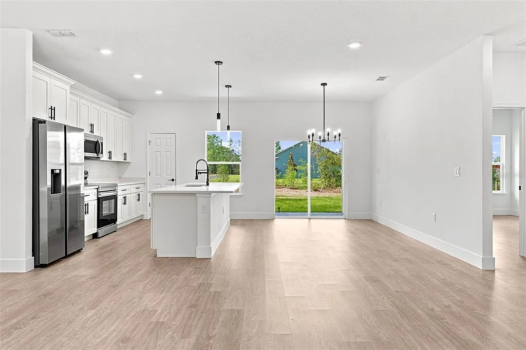 3 bed, 2.0 bath, 1667 sqft, $1,850 — Photo 4