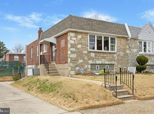 2010 Greymont St, Philadelphia, PA 19116