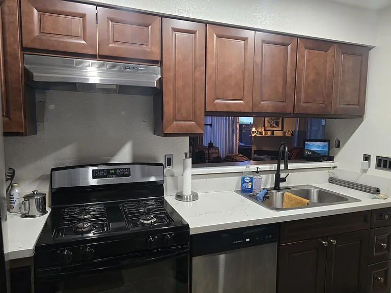 1150 W Phillips St #132 — Photo 7