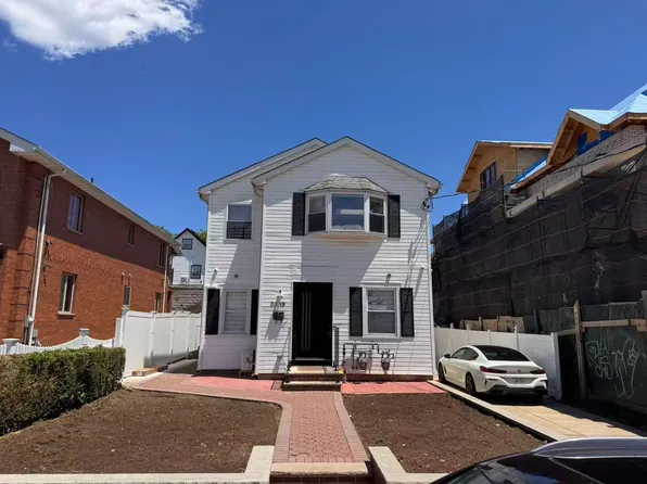 3319 205th St Floor 2, Bayside, NY 11361