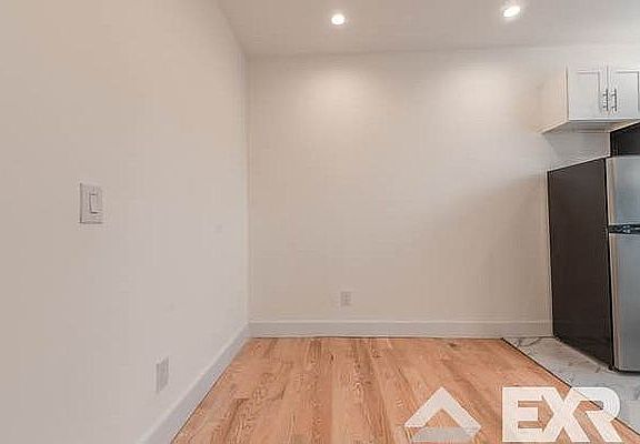 4th image of 709 De Kalb Ave #7A