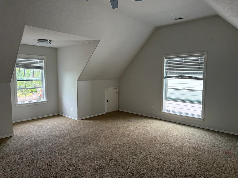 3228 N Main St — Photo 36
