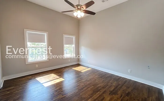 2115 Burns St — Photo 12