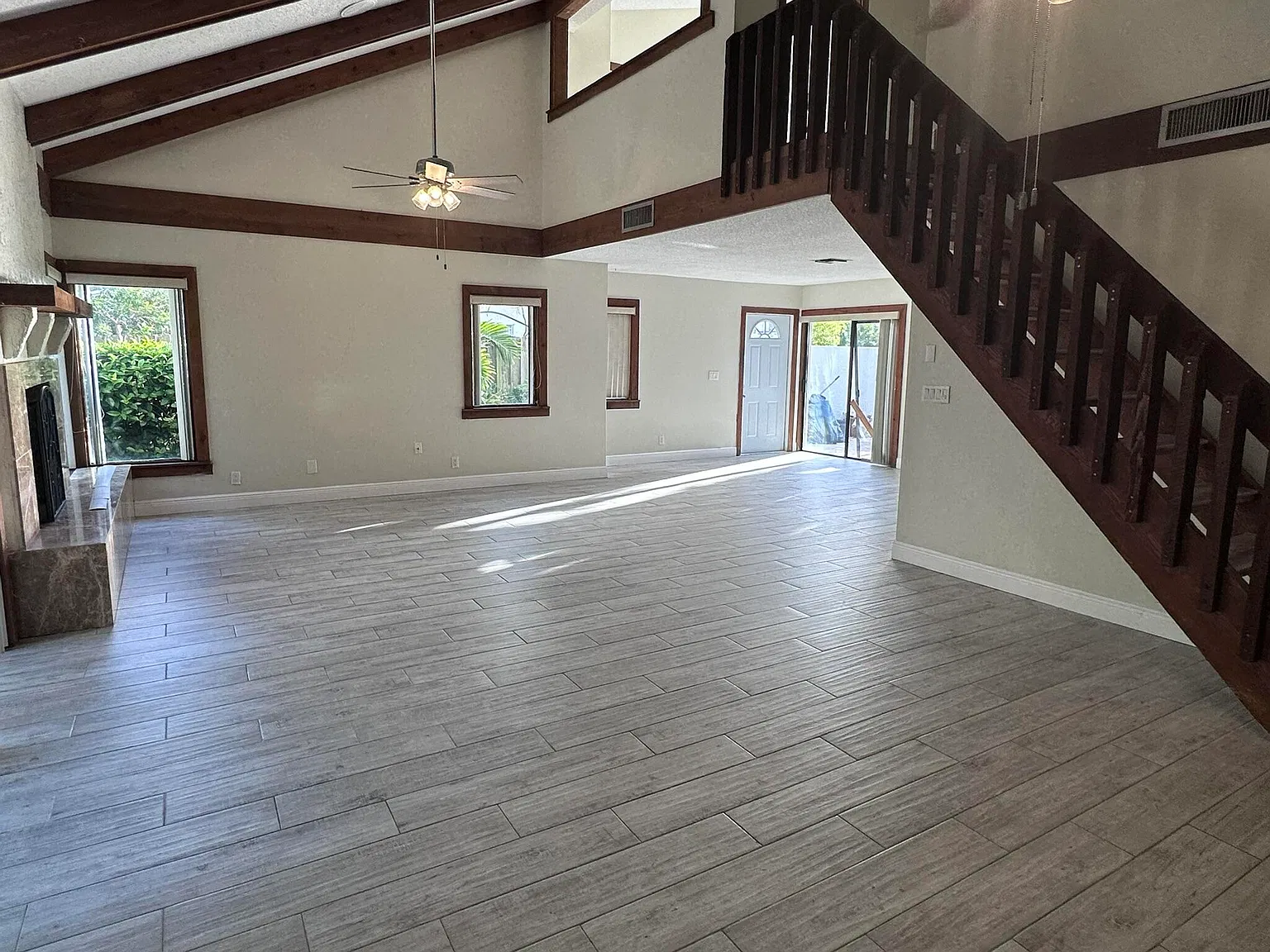 4 bed, 2.5 bath, 3559 sqft, $3,900 — Photo 4