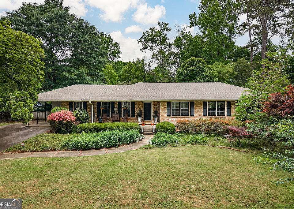 1st image of 225 Greencrest Dr