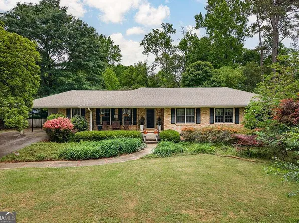 225 Greencrest Dr, Athens, GA 30605