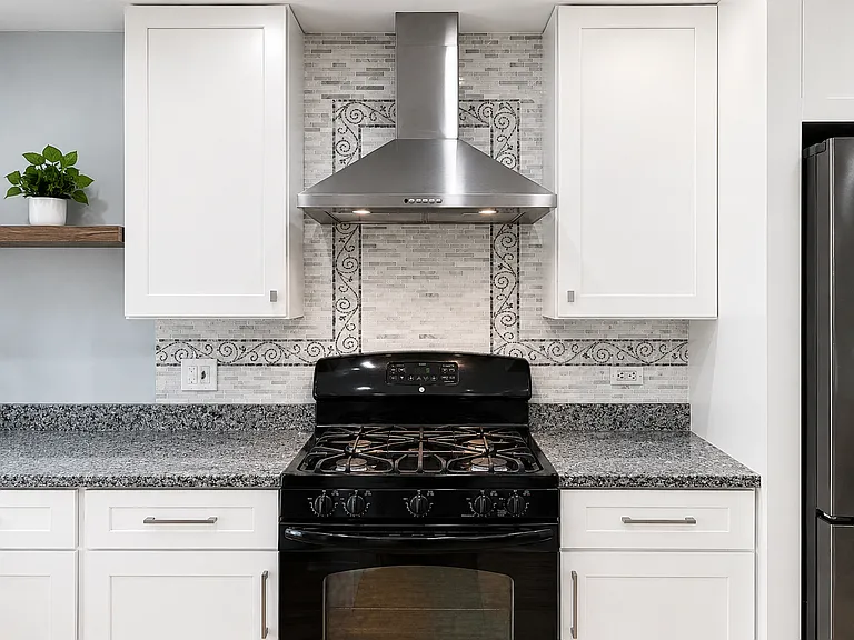 103 Brittany Dr — Photo 6