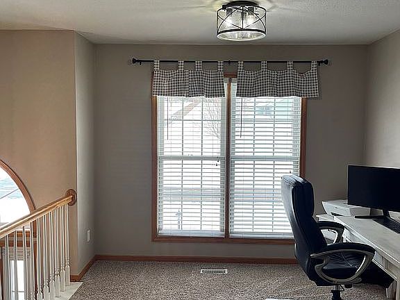 4th image of 24 Mackenzie Dr