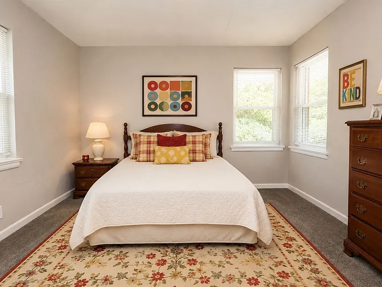 305 Sunrise Ln #C — Photo 2