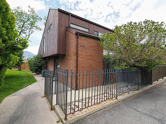 4th image of 2074 E Michigan Ave