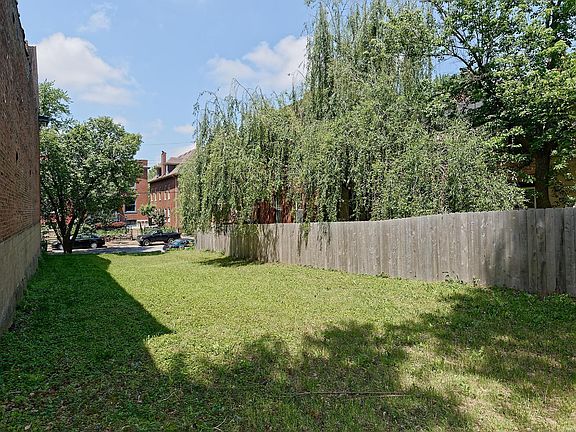 2nd image of 1724 Preston Pl