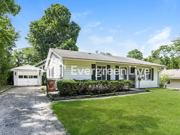 2445 Schon Dr — Photo 2