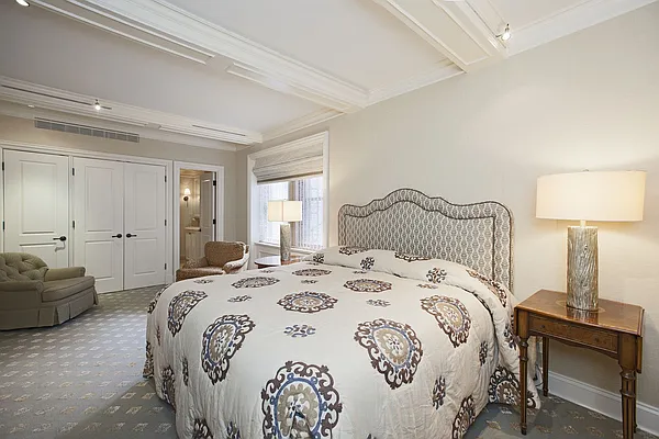 Sold by CitiSuites International Realty | media 27