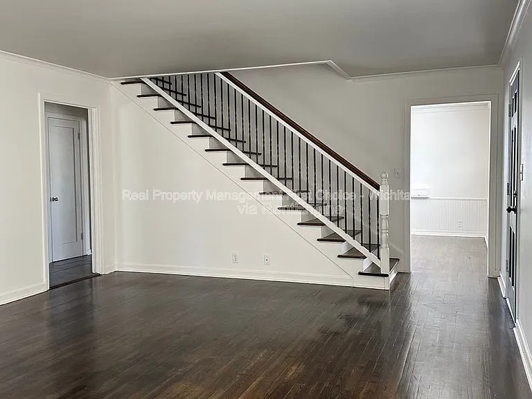 333 N Oliver St — Photo 3