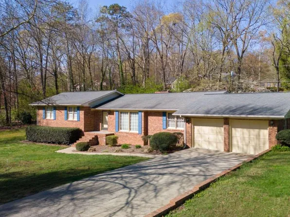 126 Derby Ln, Calhoun, GA 30701