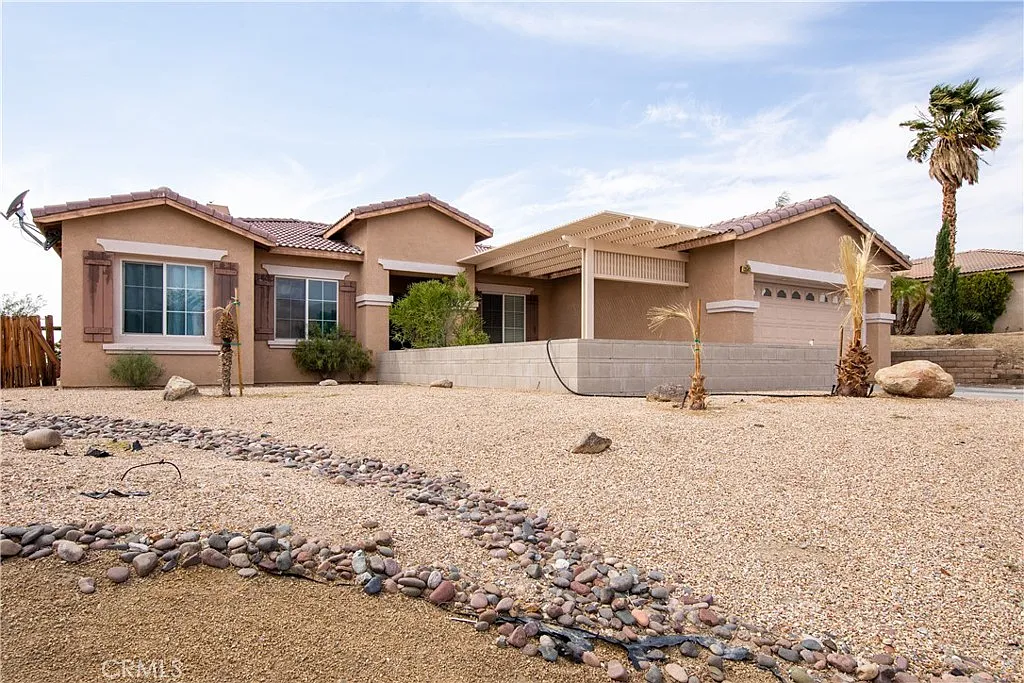 3 bed, 2006 sqft, $3,000 — Photo 1