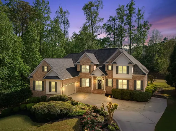 2309 Glenmore Ln, Snellville, GA 30078